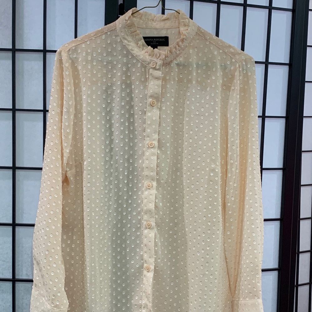 Banana Republic Blouses size M